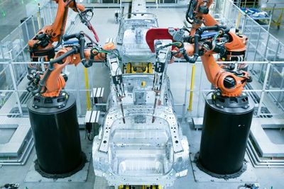 探访北汽蓝谷麦格纳工厂 中欧制造的合作与共创与新材料技术研发的交响曲